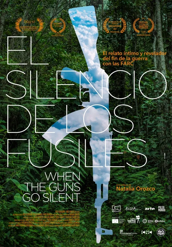 Afiche oficial del documental El Silencio de los Fusiles, de Natalia Orozco